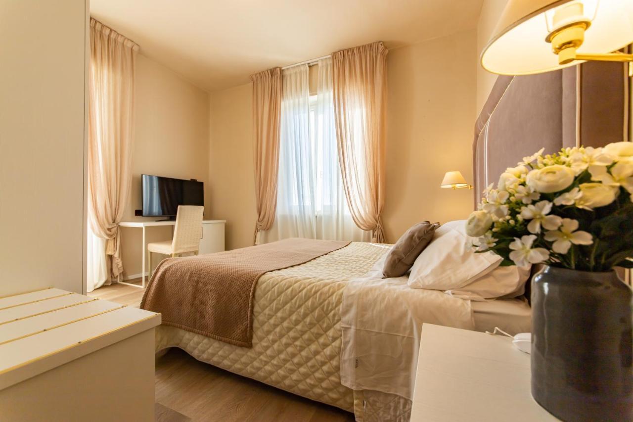 Hotel Rosa Dei Venti 레리치 외부 사진