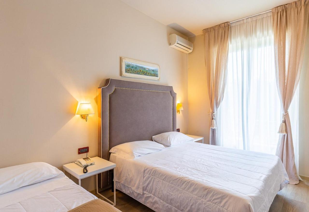 Hotel Rosa Dei Venti 레리치 외부 사진