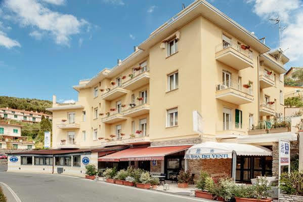 Hotel Rosa Dei Venti 레리치 외부 사진